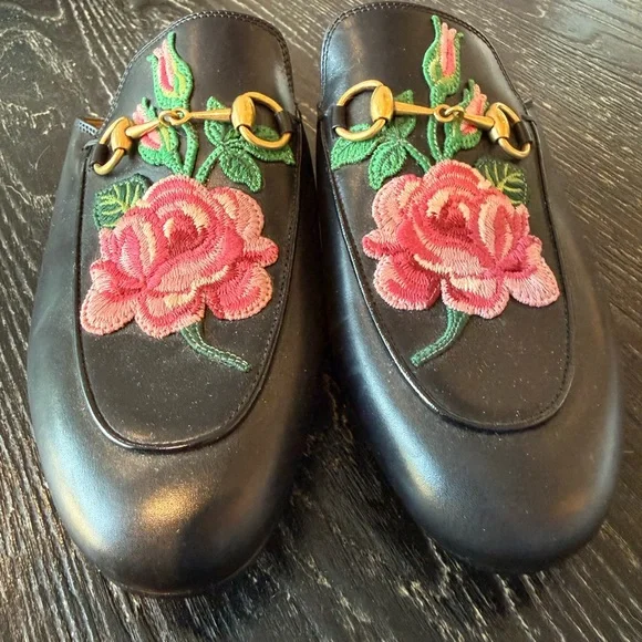 Gucci Black Floral Embroidered Mules - Picture 2 of 9